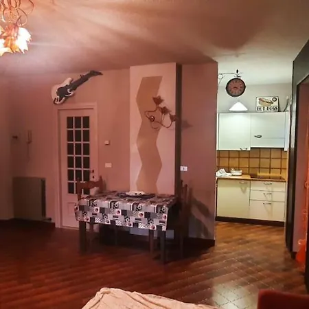 Le Riant Apartment *